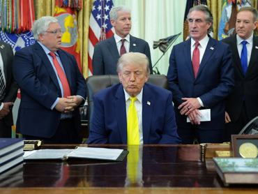 U.S. President Donald Trump reacts as he and members of his administration deliver remarks to reporters on the Trump administration's support for coal energy production, among other topics, in the Oval Office at the White House in Washington, D.C., U.S., June 4, 2026. REUTERS/Jonathan Ernst
