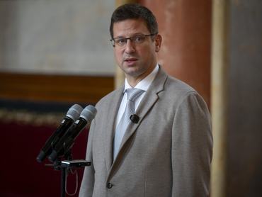 Budapest, 2026. április 28.Gulyás Gergely, a Miniszterelnökséget vezetõ miniszter, a Fidesz delegációjának vezetõje sajtótájékoztatót tart az Országgyûlés alakuló ülését elõkészítõ újabb tárgyalás után az Országházban 2026. április 28-án.MTI/Balogh Zoltán