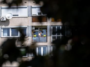 Egy panelház homlokzata Budapesten