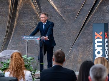 Hankó Balázs beszél az Otthon Start konferencián Gödöllőn