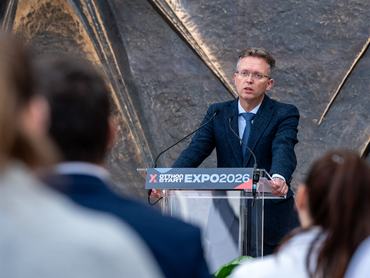 Hankó Balázs beszél az Otthon Start konferencián Gödöllőn