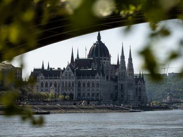 A parlament épülete és a Margit híd