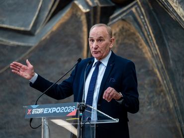 Gémesi György, Gödöllő polgármestere beszél a gödöllői Otthon Start Program konferencián 2026. március 21-én