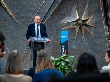 Gémesi György, Gödöllő polgármestere beszél a gödöllői Otthon Start Program konferencián 2026. március 21-én