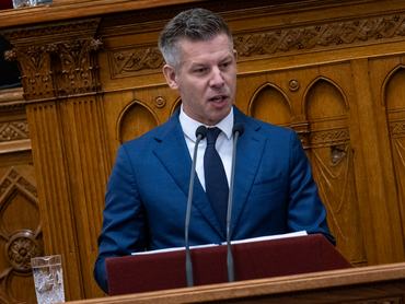 Magyar Péter az országgyűlés plenáris ülésén 2026. június 15-én