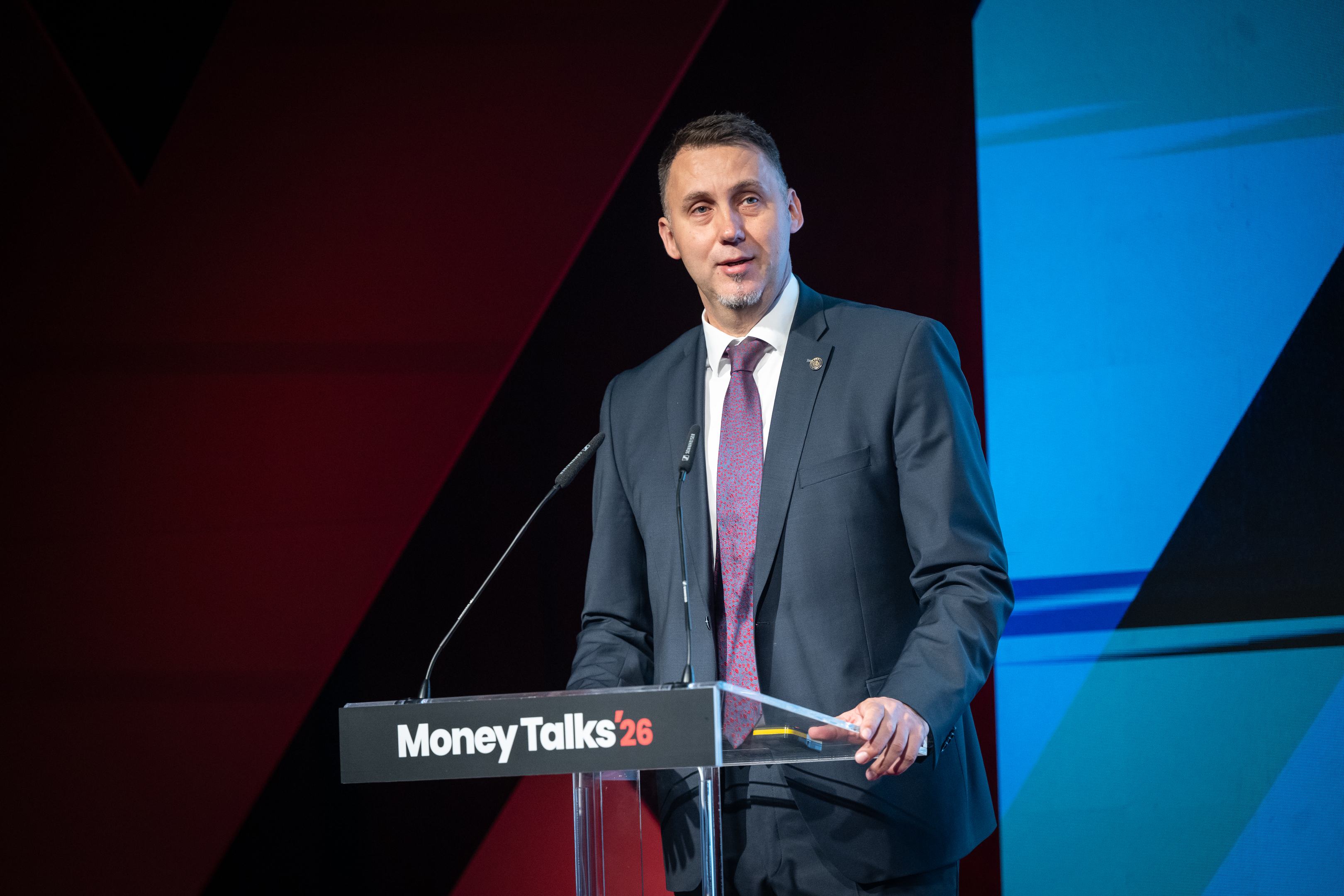 Virág Barnabás: Magyarország ma külön univerzum a világgazdaságban