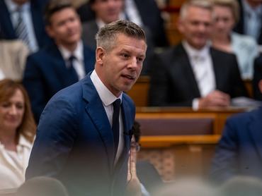 Magyar Péter az országgyűlés plenáris ülésén 2026. június 15-én