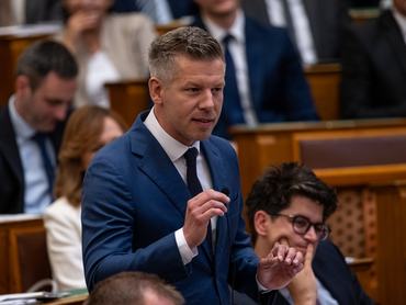 Magyar Péter az országgyűlés plenáris ülésén 2026. június 15-én