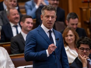 Magyar Péter az országgyűlés plenáris ülésén 2026. június 15-én