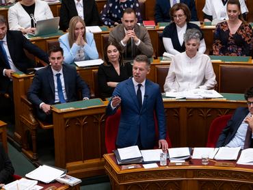 Magyar Péter az országgyűlés plenáris ülésén 2026. június 15-én