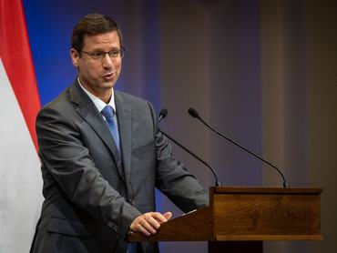 Gulyás Gergely, a Miniszterelnökséget vezető miniszter a Kormányinfó sajtótájékoztatón a Karmelita kolostorban 2026. március 26-án.