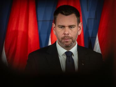 Vitézy Dávid, közlekedési és beruházási miniszter, a kormányszóvivői sajtótájékoztatón 2026. június 18-án