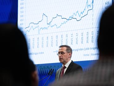 Varga Mihály, a Magyar Nemzeti Bank (MNB) elnöke sajtótájékoztatót tart az MNB Monetáris Tanácsának kamatdöntő ülése után a jegybank épületében 2026. április 28-án
