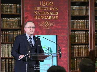 Budapest, 2026. március 26.Rózsa Dávid, az OSZK fõigazgatója beszédet mond Wass Albert teljes írói hagyatékát bemutató Üzenet haza-címû kiállítás megnyitóján az Országos Széchényi Könyvtárban (OSZK) 2026. március 26-án.MTI/Bruzák Noémi