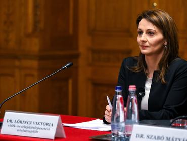 Lõrincz Viktória vidék- és településfejlesztési miniszterjelölt kinevezés elõtti meghallgatásán az Országgyûlés vidék- és településfejlesztési bizottságának ülésén az Országházban 2026. május 12-én.MTI/Bruzák Noémi
