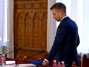 Budapest, 2026. április 17.Magyar Péter, a Tisza Párt elnöke, a párt delegációjának vezetõje, leendõ miniszterelnök az Országgyûlés alakuló ülését elõkészítõ tárgyalásra érkezik az Országházban 2026. április 17-én.MTI/Hegedüs Róbert