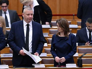 Ruszin-Szendi Romulusz leendő honvédelmi miniszter az új Országgyűlés alakuló ülésén az Országházban 2026. május 9-én