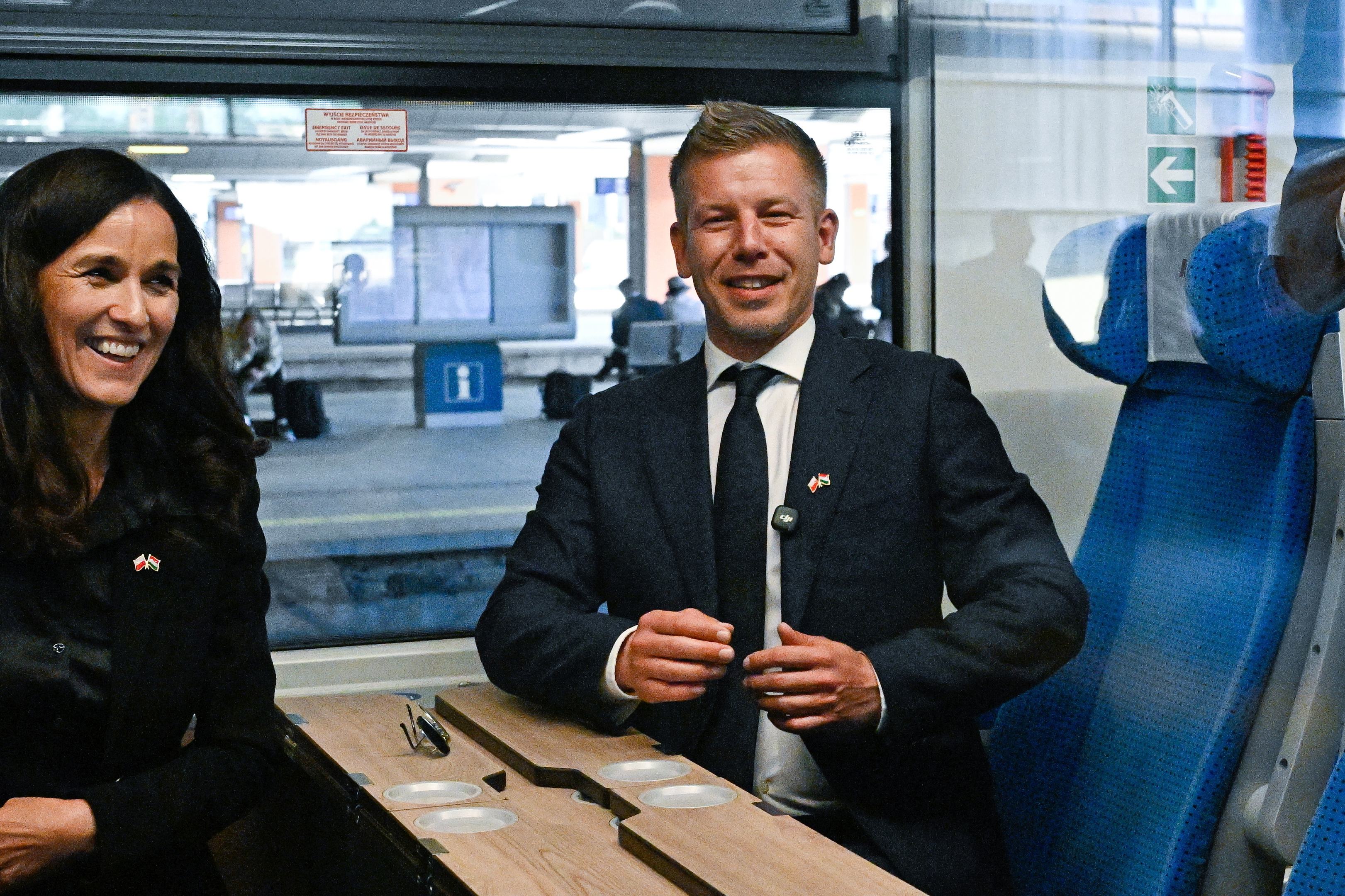 Vendégséget vár Magyar Péter, az egyik pompás kastélyunkban jönnek össze