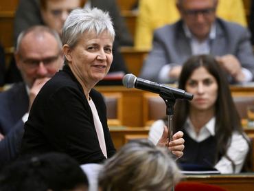 Lannert Judit oktatási és gyermekügyi miniszter felszólal az Országgyűlés plenáris ülésén az Országházban 2026. május 26-án
