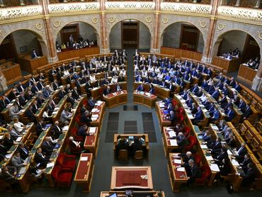 Szavaznak a képviselők az Országgyűlés plenáris ülésén 2026. május 26-án