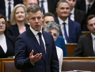 Budapest, 2026. június 1.Magyar Péter miniszterelnök napirend elõtti felszólalásra válaszol az Országgyûlés plenáris ülésén 2026. június 1-jén.MTI/Hegedüs Róbert