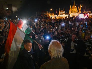 Budapest, 2026. április 12.Magyar Péter, a Tisza Párt elnöke a párt eredményváró rendezvényén az országgyûlési választásokat követõen a budapesti Batthyány téren 2026. április 12-én.MTI/Illyés Tibor