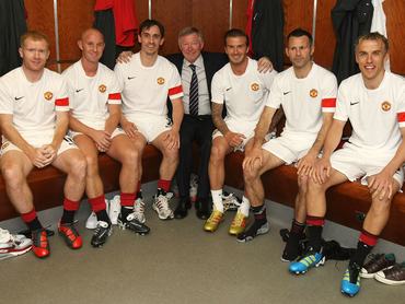 Sir Alex Ferguson fiai a mai napig szoros kapcsolatban állnak egymással, sőt közös klubjuk is van