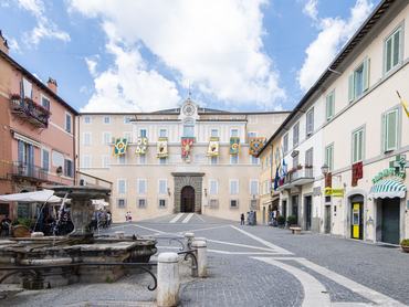 Castel GAndolfo, Apostoli palota, a pápák nyári rezidenciája