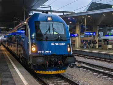 OBB airport train Rail jet at Vienna Central station Hauptbanhauf, Austria. (Photo by: Andrew Michael/Education Images/Universal Images Group via Getty Images)