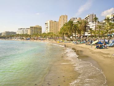Marbella and nearby Puerto Banús are important tourist resorts on the Costa del Sol.