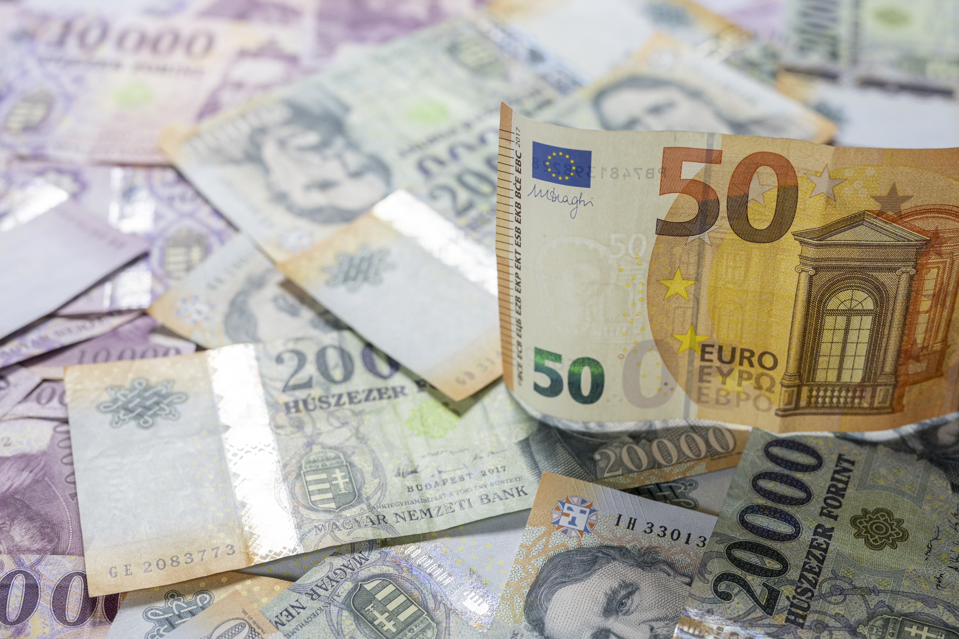 Zöld utat adott az EU: jöhet a kétmilliárd eurós tőkeinjekció Magyarországnak