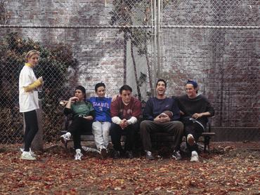 FRIENDS -- "The One with the Football" Episode 6 -- Pictured: (l-r) Lisa Kudrow as Phoebe Buffay, Jennifer Aniston as Rachel Green, Courteney Cox Arquette as Monica Geller, Matt LeBlanc as Joey Tribbiani, David Schwimmer as Ross Geller, Matthew Perry as Chandler Bing -- Photo by: Gary Null/NBCU Photo Bank