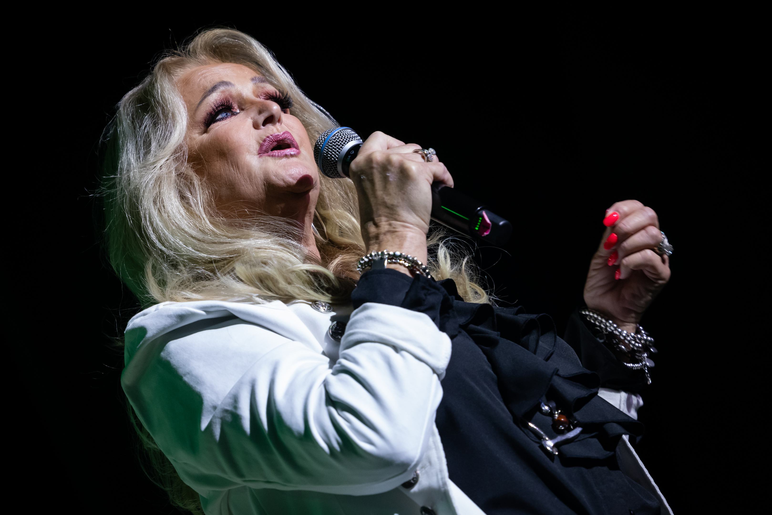 Meghalt a rekedtes hangú legenda, Bonnie Tyler