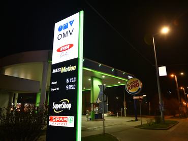 A petrol station displays the government-mandated maximum price of petrol at 595 Forints and diesel at 615 Huf in Budapest, Hungary, on March 10, 2026. A price cap comes into immediate effect today due to soaring oil prices caused by rising tensions in the Middle Eastern region. The new price cap is called ''Protected price'' and is announced by Hungarian Prime Minister Viktor Orban (not pictured) yesterday afternoon. (Photo by Balint Szentgallay/NurPhoto via Getty Images)