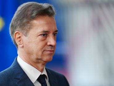 Robert Golob, Szlovénia miniszterelnöke megérkezik az Európai Tanács csúcstalálkozójára Brüsszelben 2026. március 19-én.