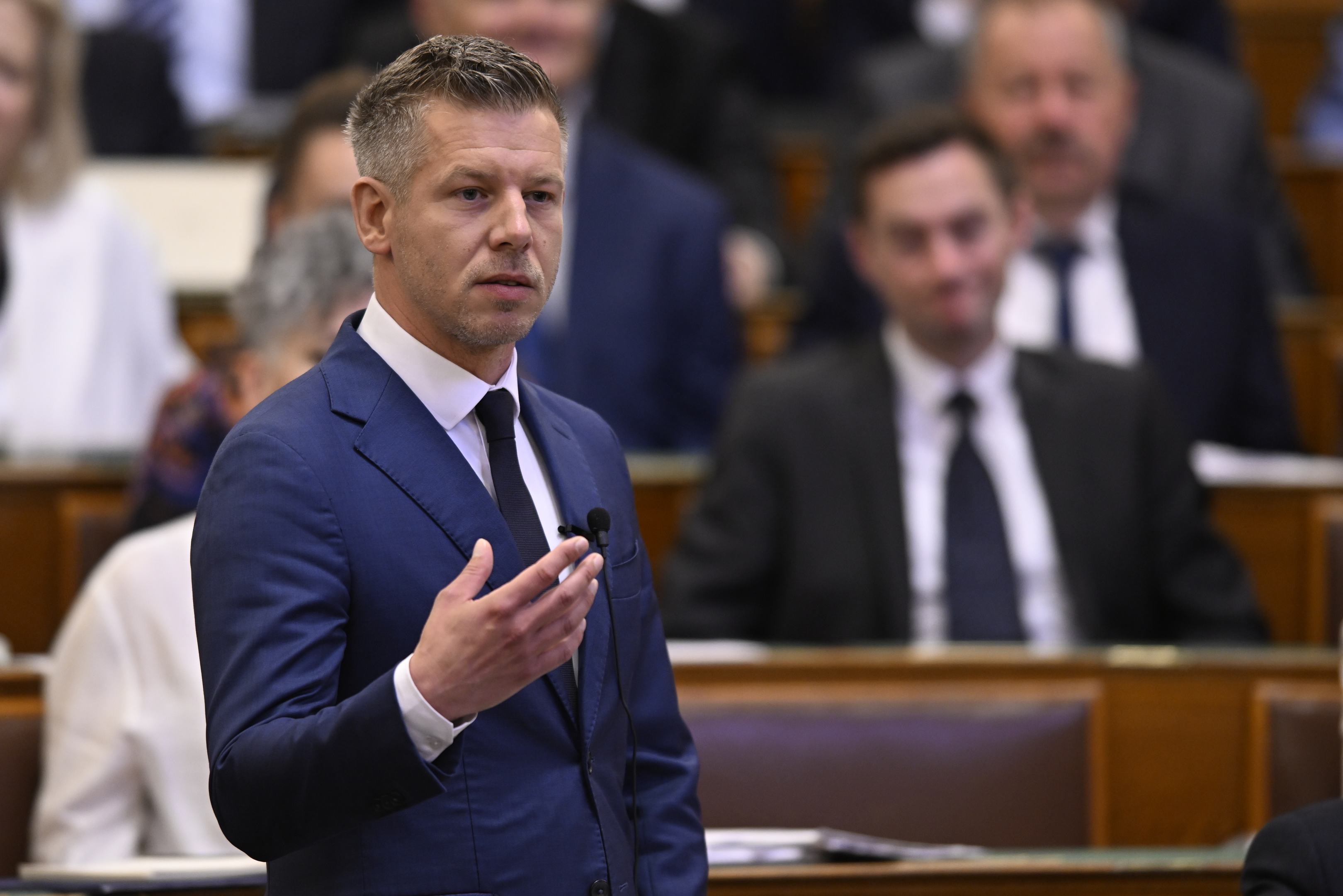 Előkerült a jogi atombomba Sulyok Tamás ellen, de Magyar Péter csavart egyet a forgatókönyvön
