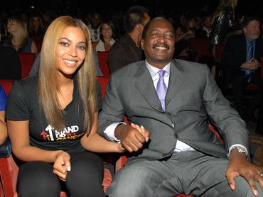 NEW YORK - SEPTEMBER 05: **Exclusive** Singer Beyonce Knowles and Matthew Knowles attend the Conde Nast Media Group's Fifth Annual Fashion Rocks at Radio City Music Hall on September 5, 2008 in New York City. (Photo by Frank Micelotta/Getty Images)
