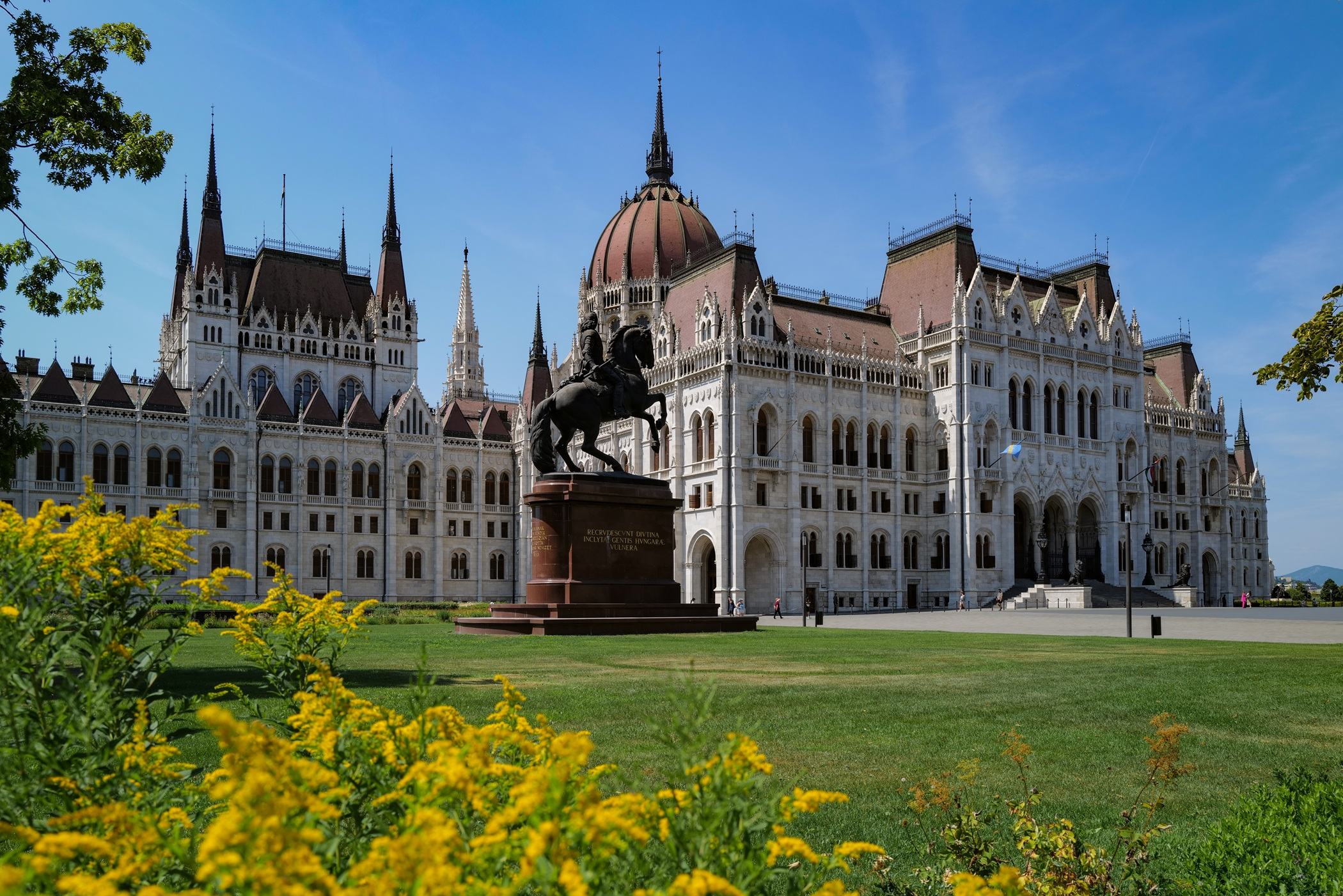 Bevezethetnek egy teljesen új munkaszüneti napot: ekkor jöhet a friss piros betűs ünnep