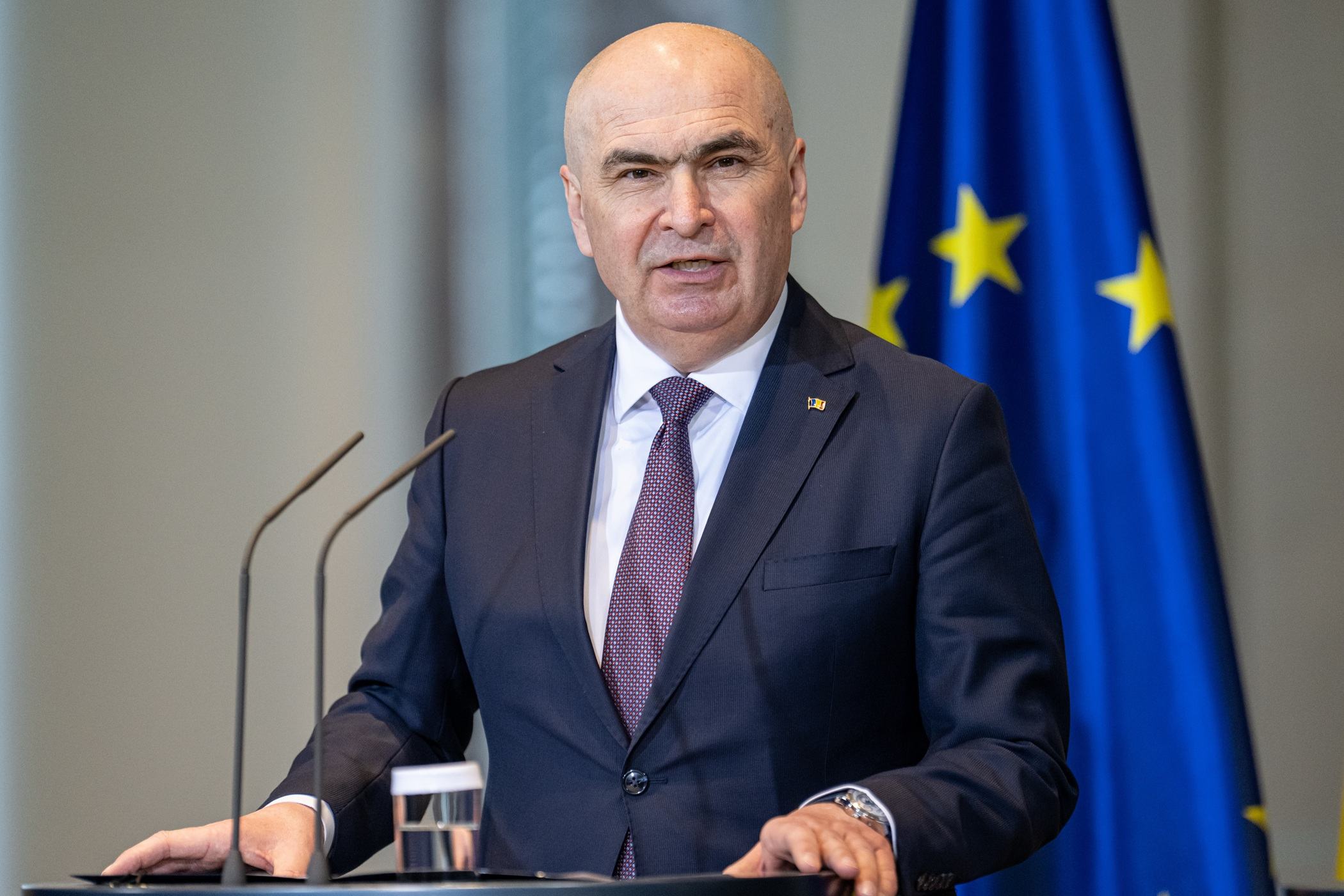 Kormányválság a szomszédban: megvonták a támogatást a miniszterelnöktől