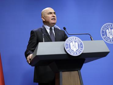 Ilie Bolojan román miniszterelnök, a Nemzeti Liberális Párt (NLP) elnöke 2025. október 3-án Bukarestben