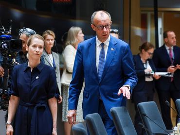 EU High Representative of Foreign Affairs and Security Policy Kaja Kallas and German Chancellor Friedrich Merz arrive to attend a European Union leaders' summit in Brussels, Belgium June 19, 2026. REUTERS/Yves Herman