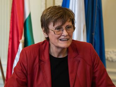 Szeged, 2025. november 17.Karikó Katalin biokémikus, az egyetem Nobel-díjas professzora a Szegedi Tudományegyetem (SZTE) innovációs napján az egyetem rektori épületének dísztermében 2025. november 17-én.MTI/Oláh Tamás