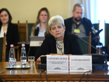 Budapest, 2026. május 11.Lannert Judit oktatási és gyermekügyi miniszterjelölt kinevezés elõtti meghallgatásán az Országgyûlés oktatási bizottságának ülésén az Országházban 2026. május 11-én.