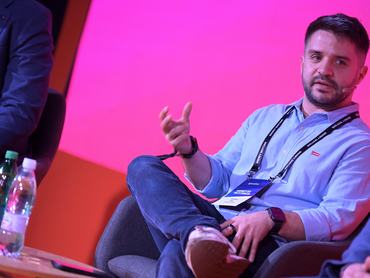 Biás Csongor, a Startup Hungary vezetője a zágrábi Money Motion konferencián.