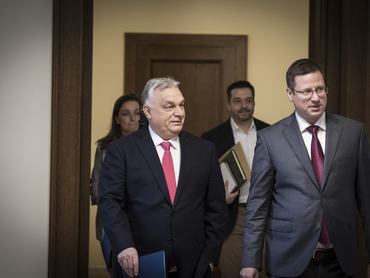 Orbán Viktor és Gulyás Gergely a Karmelita kolostorban 2026. január 5-én
