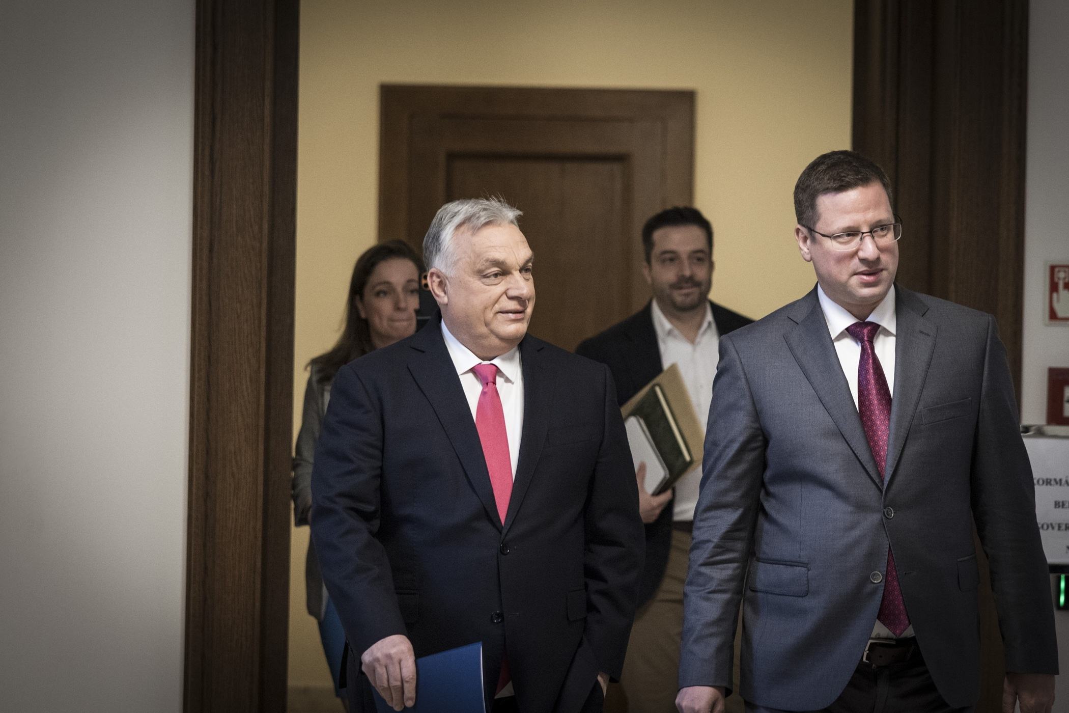Magyar Péter Orbánnak és Gulyásnak is beszólt: Most tényleg kipukkadt a lufi