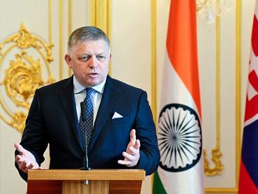FILE PHOTO: Slovak Prime Minister Robert Fico speaks during a press conference with Indian Prime Minister Narendra Modi at Bratislava Castle, in Bratislava, Slovakia, June 15, 2026. REUTERS/Radovan Stoklasa/File Photo
