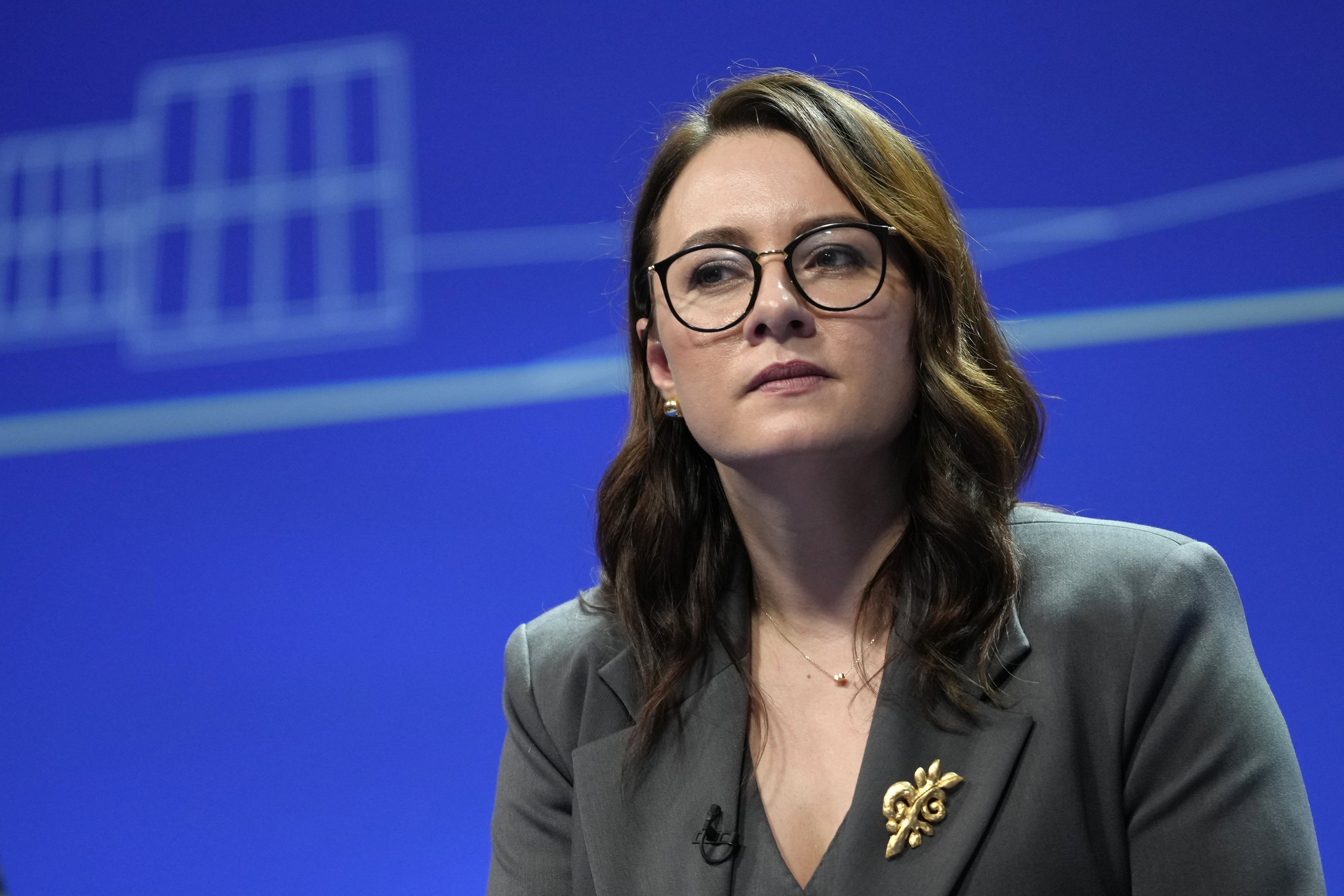 Zelenszkij már a télre készül: az egész ukrán kormány távozik