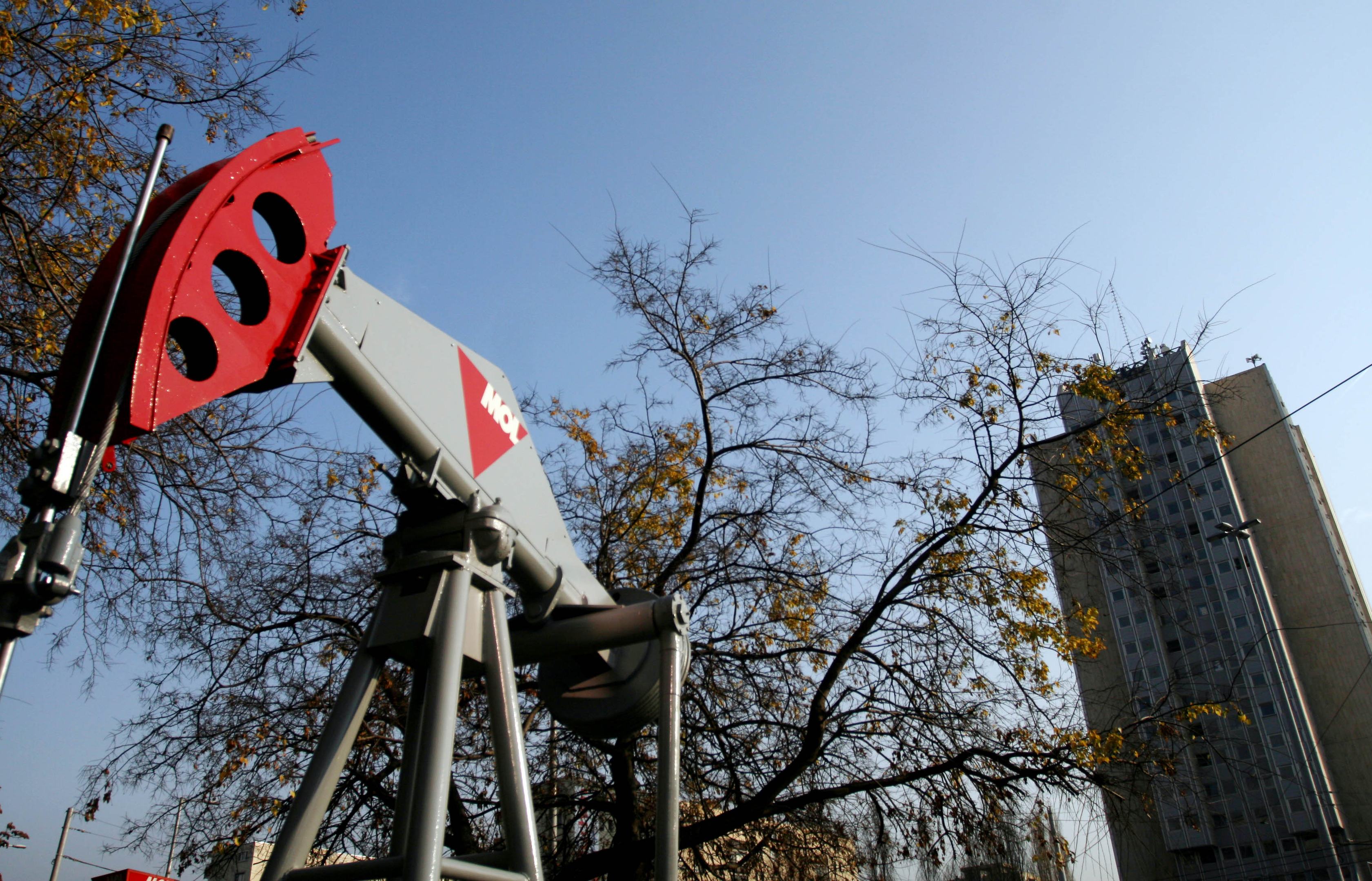 Hivatalosan is vége a drámának: újraindulhat az olaj Magyarországra