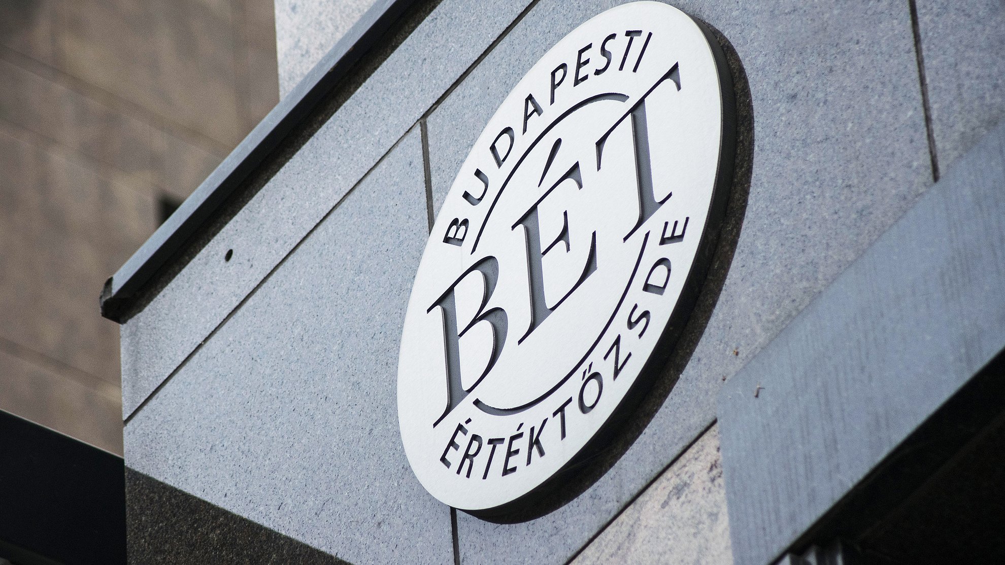 Már a piacokon is árad a Tisza-hatás